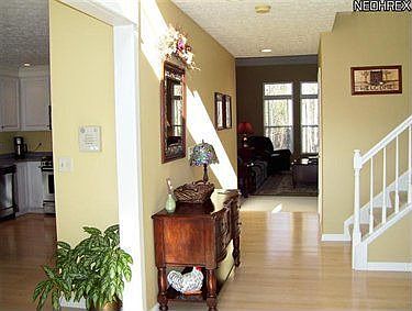 4th image of 649 Brownstone Cir