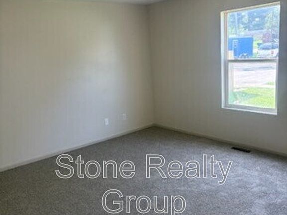 3rd image of 689 N 25th St