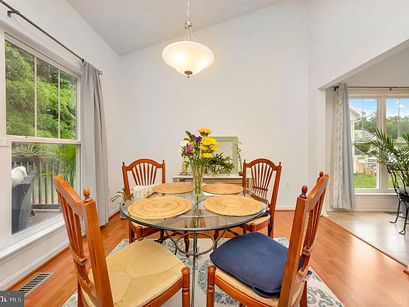 5th image of 225 Dogwood Ave