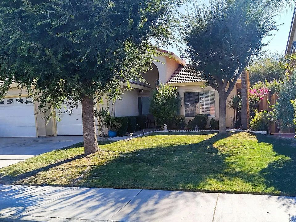 1st image of 1966 Davis Dr