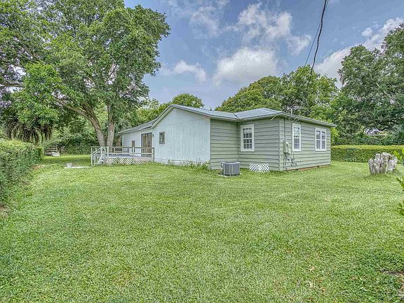 5th image of 38 Camelia Dr