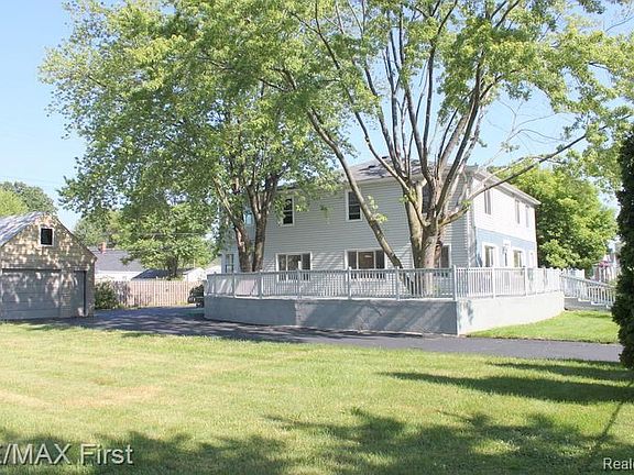 2nd image of 23377 Reynolds Ave