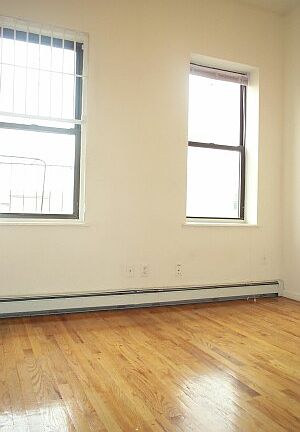 4th image of 200 E 7th St APT 4A