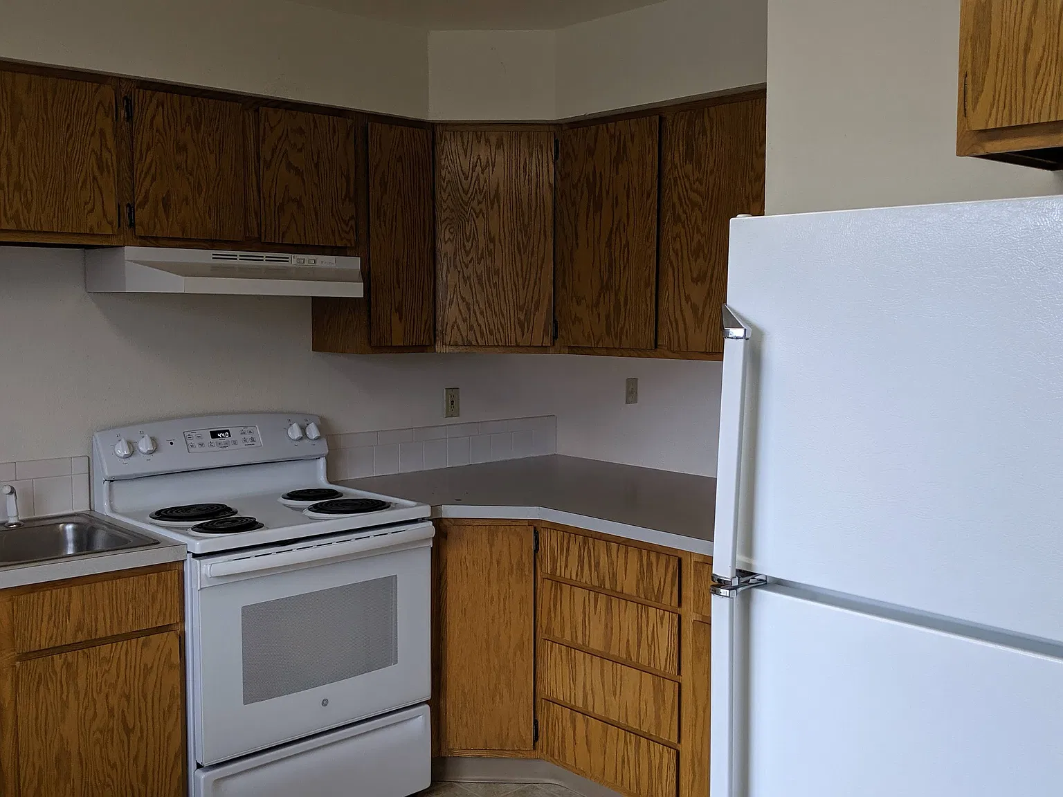 2 bed, 1.5 bath, 968 sqft, $1,300 — Photo 4