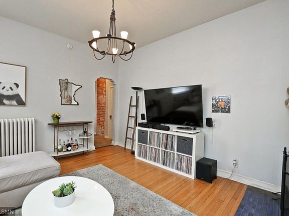 4th image of 443 Dayton Ave APT 1