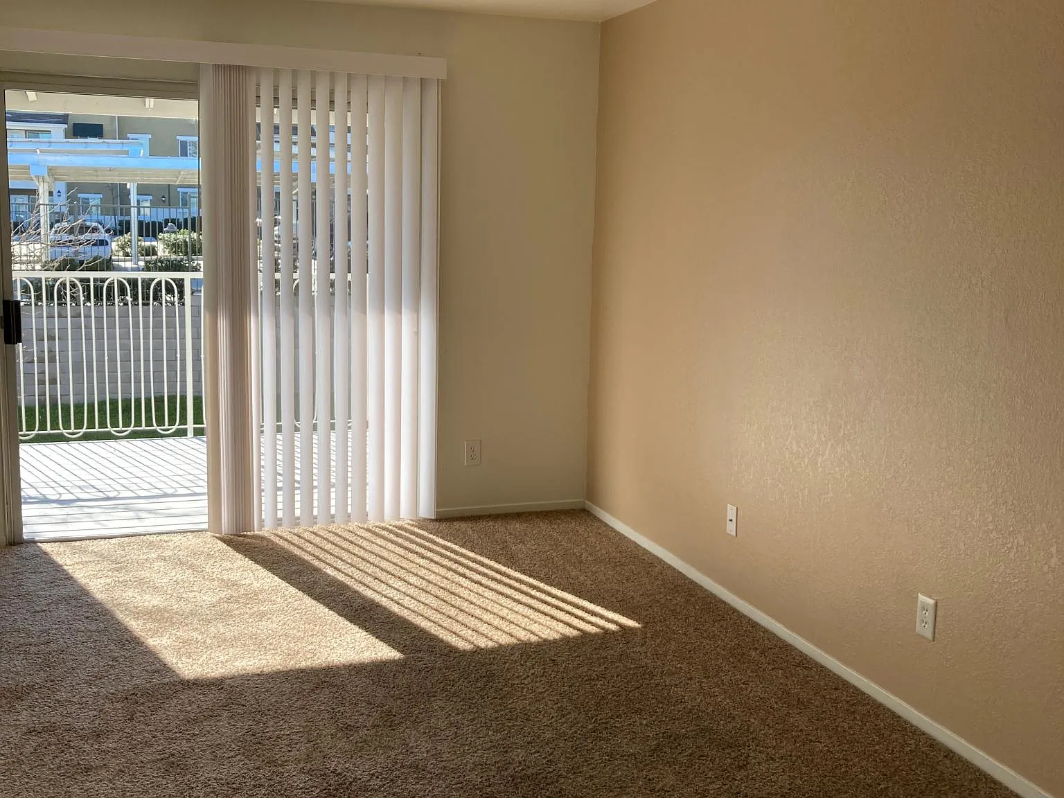 2 bed, 900 sqft, $2,175 — Photo 3
