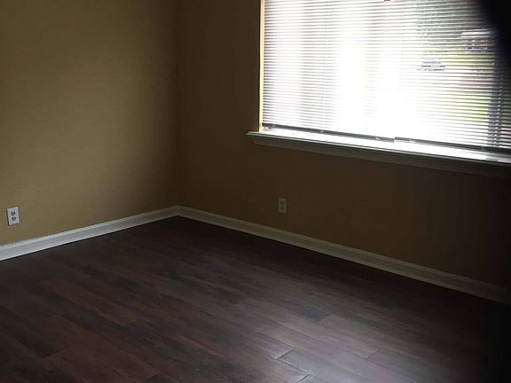 5th image of 1427 N 55th Dr APT A