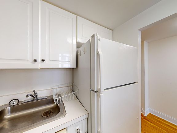 5th image of 1 Astor Pl APT 10C