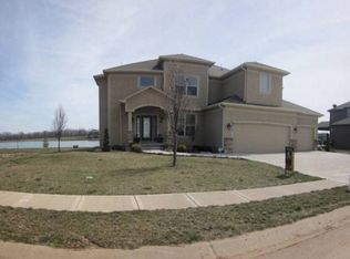 8812 SW 4th St, Blue Springs, MO 64064