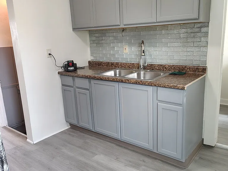 415 1/2 Brownell Ave — Photo 17