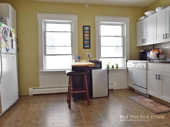 5th image of 12 Hunnewell Ave #12