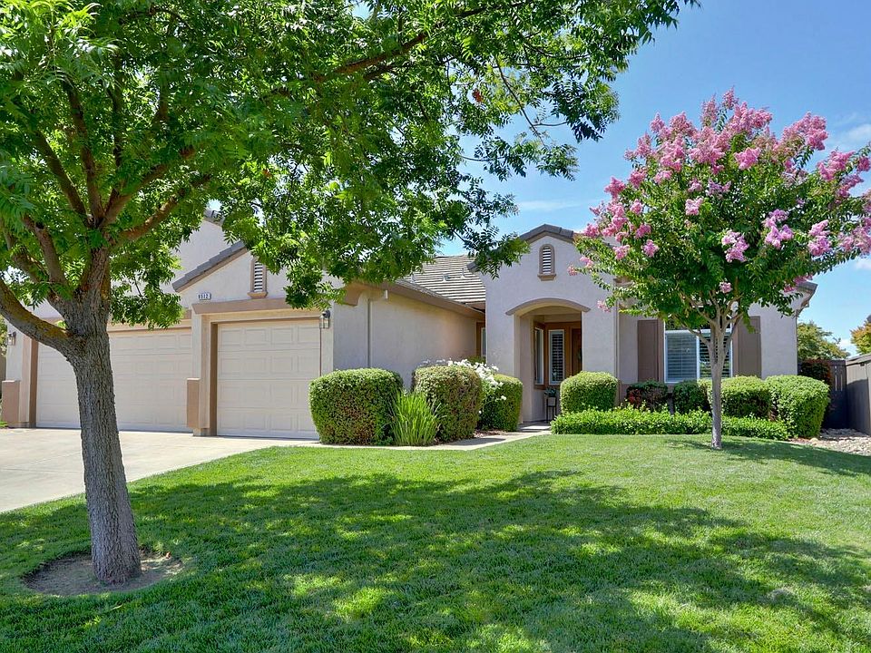 2nd image of 9512 Crystal Bay Ln