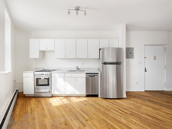3rd image of 76 Franklin St #1R
