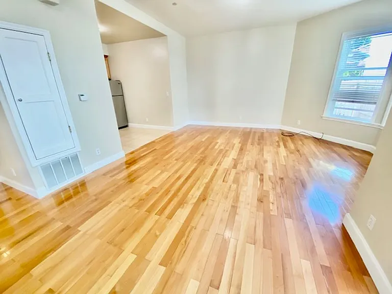 1013 Fair Oaks Ave. — Photo 3