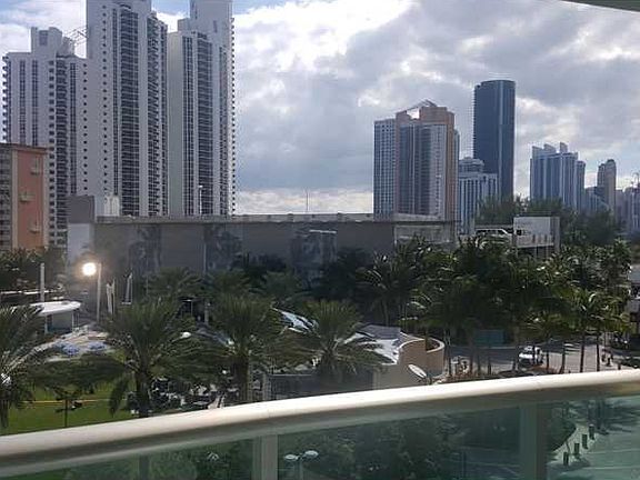 4th image of 19370 Collins Ave APT 523