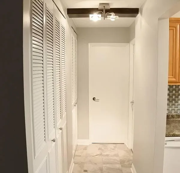 225 S Rohlwing Rd #506 — Photo 15