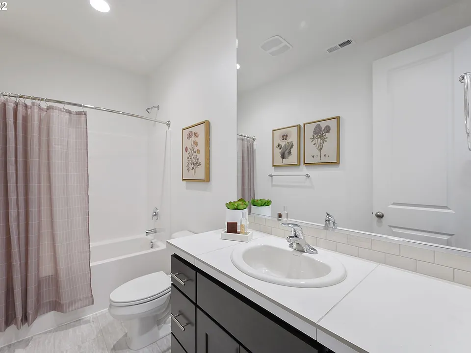 121 W 17th St