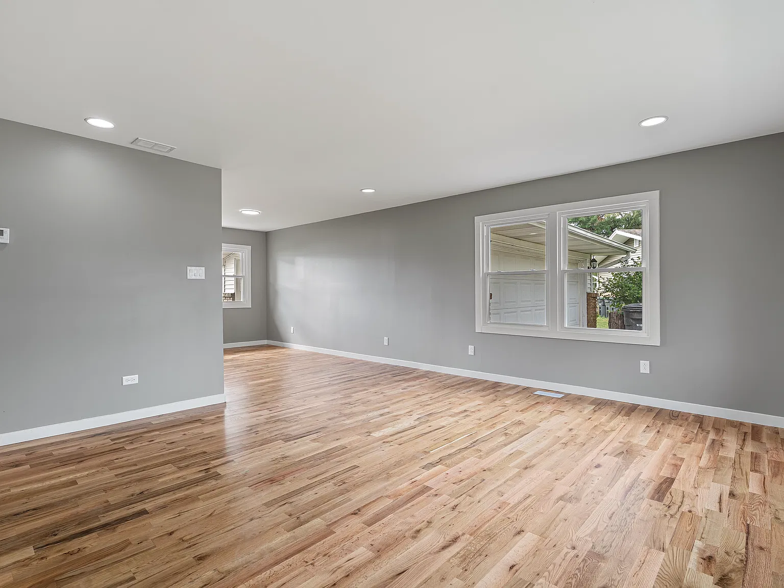 3 bed, 1218 sqft, $2,000 — Photo 2