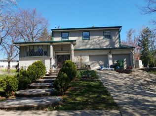 8 Gavel Rd, Sayreville, NJ 08872