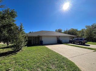 203 S Mockingbird Ln, Keene, TX 76059