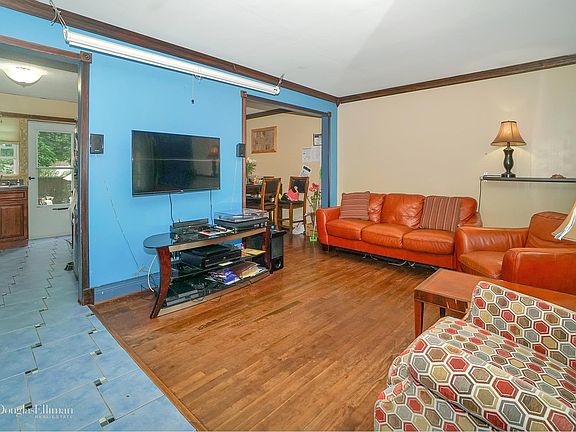 3rd image of 605 Jennings Ave