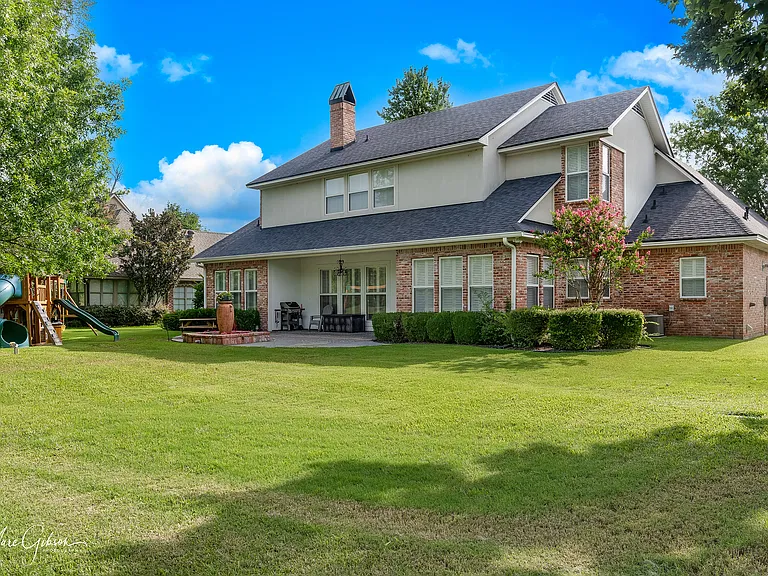 316 Autumn Ridge Dr — Photo 32