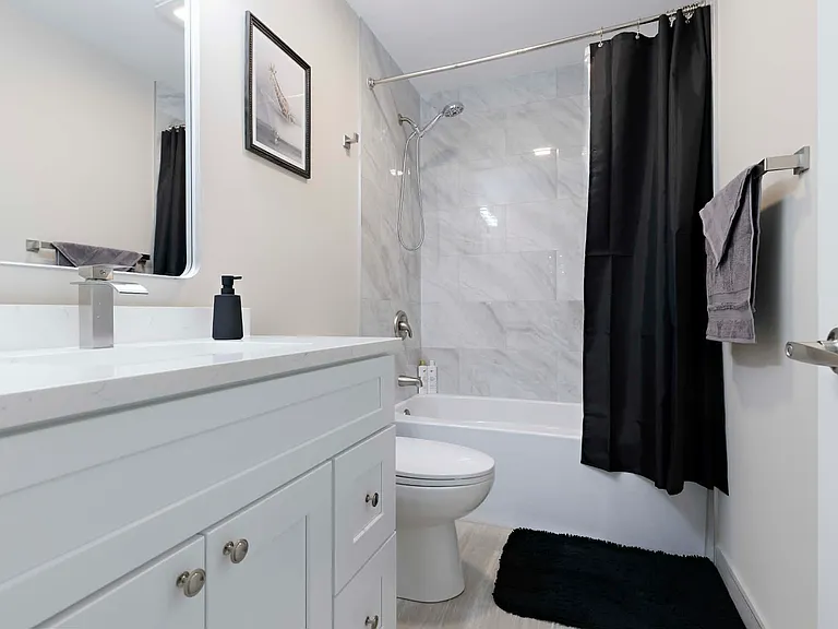 1219 W 6th St — Photo 25