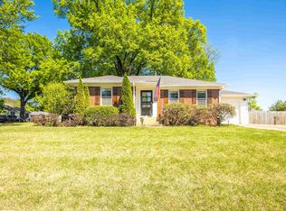 1328 Colonial Rd, Memphis, TN 38117