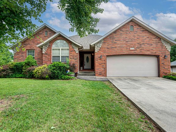 2nd image of 1056 W Grayrock Drive