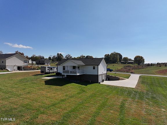 4th image of 113 Estates Dr
