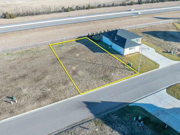 931 N Speyside Cir, Andover, KS 67002