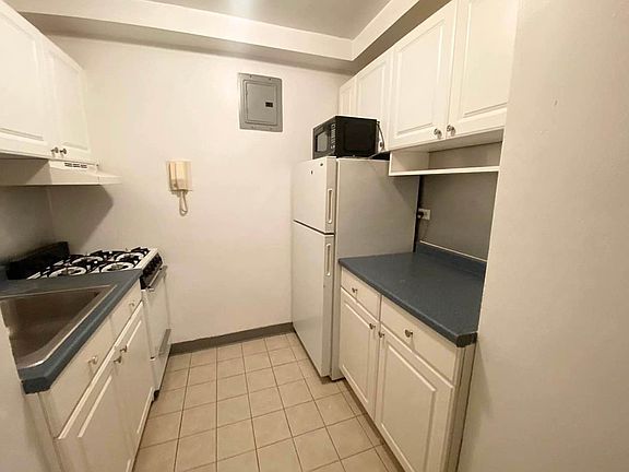 5th image of 399 E 72nd St APT 14