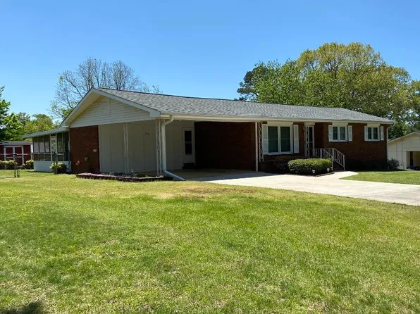616 Brentwood Dr, Anniston, AL 36206