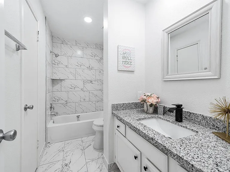 13407 Wells River Dr — Photo 17