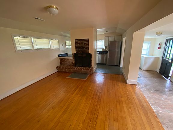 5th image of 4013 Graceland Ln