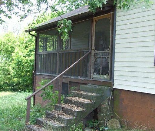 2nd image of 1502 James Dr