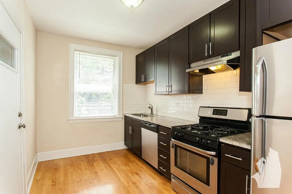 2 bed, 800 sqft, $2,595 — Photo 1