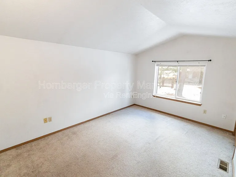 1603 E 33rd Ave #1603 — Photo 2
