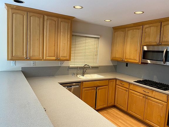 5th image of 1329 Bobolink Cir