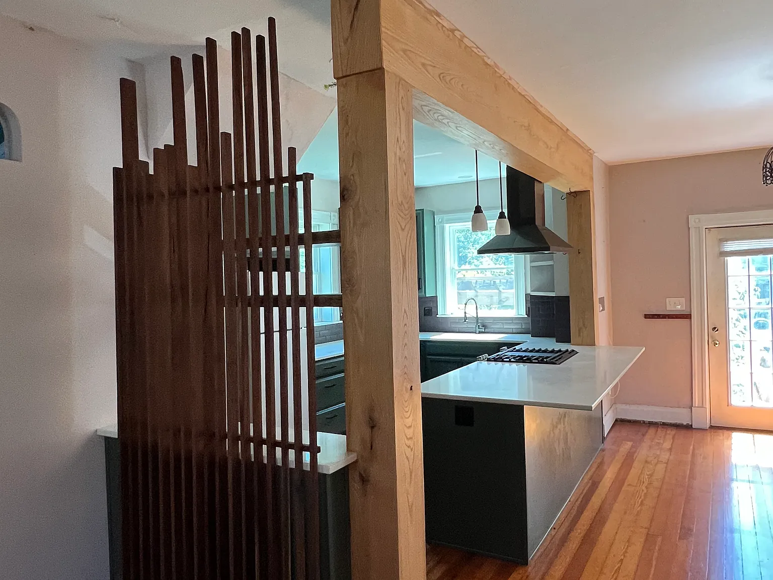 2 bed, 1.5 bath, 1160 sqft, $2,300 — Photo 2