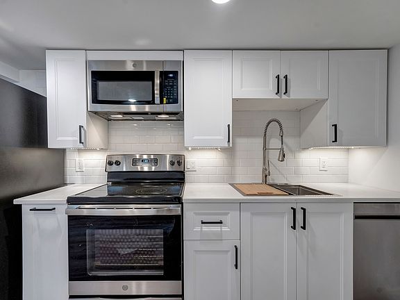 5th image of 4814 NE 32nd Pl #B