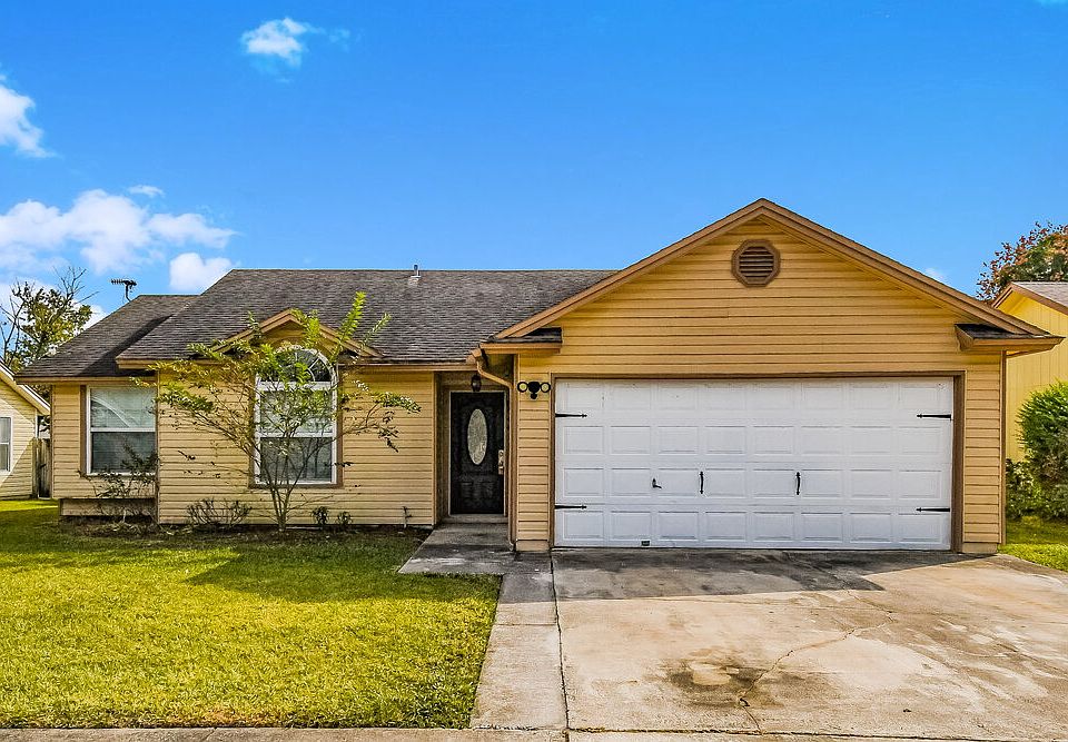 1st image of 8544 Moss Pointe Trl N