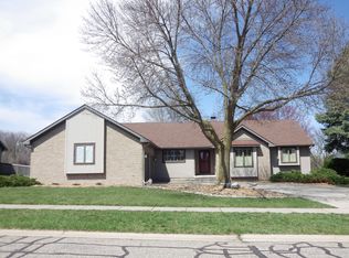 1007 Carlisle Cir, Grand Ledge, MI