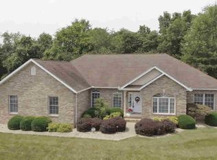 318 Majestic Oak Dr, Murphysboro, IL 62966