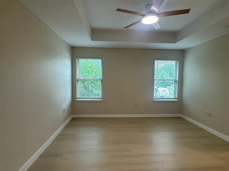 238 Samuel Dr — Photo 14