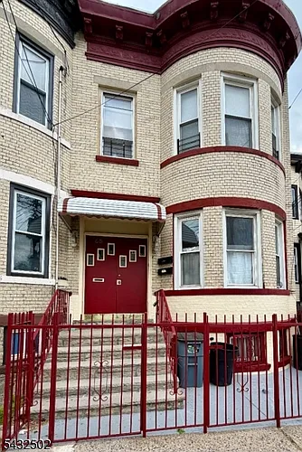 65 Clendenny Ave Photo 1