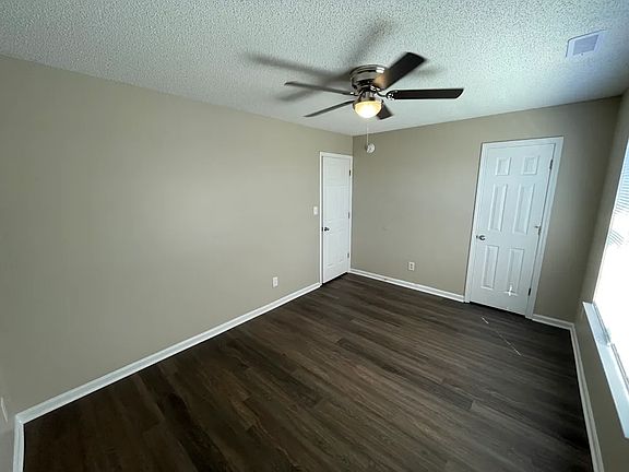 5th image of 829 Ramsgate Dr SW