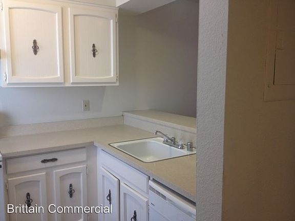 5th image of 4725 Marconi Ave APT 20