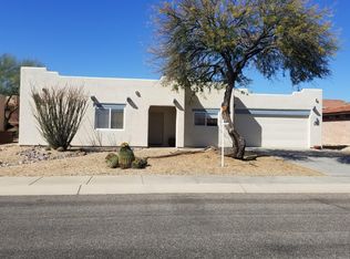 127 N Bellhaven Dr, Green Valley, AZ 85614
