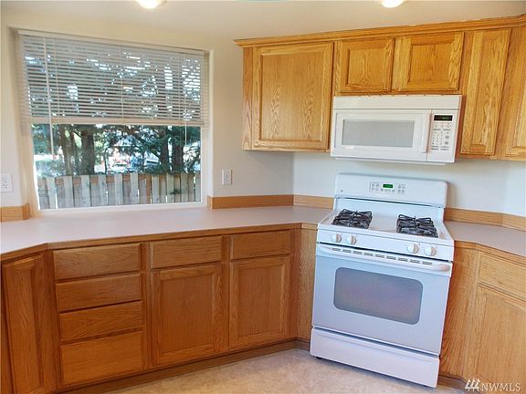 3rd image of 32301 Lynch Ln